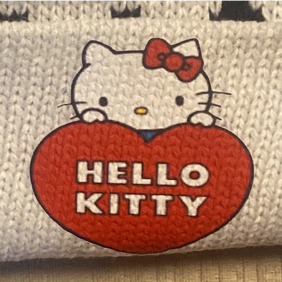 Hello Kitty 5 Piece 2 lil zips+1🎀 carry stufty+lip💋🎂balm+Tommy tee sz8 - Picture 8 of 16